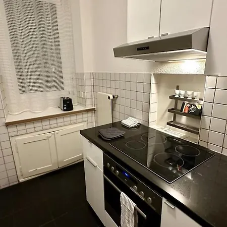 شقة Wunderschoene Gartenwohnung In