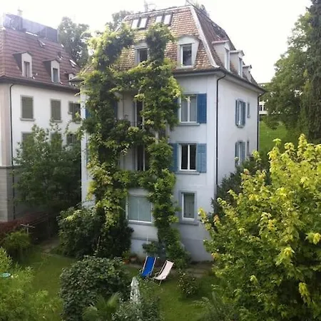 Wunderschoene Gartenwohnung In زيورخ