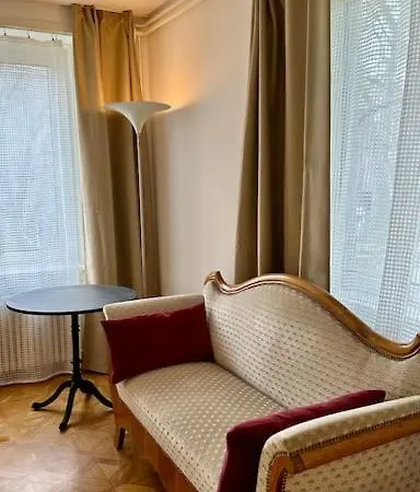 Appartement Wunderschoene Gartenwohnung In *