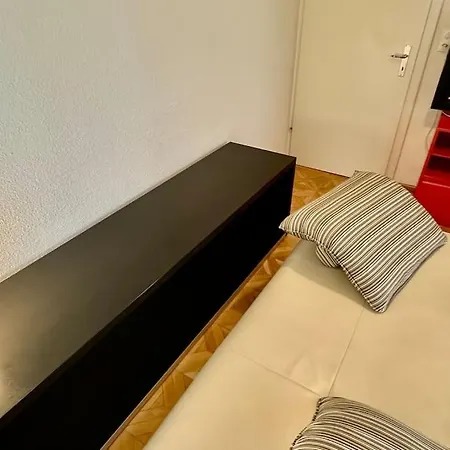 Wunderschoene Gartenwohnung In Apartment